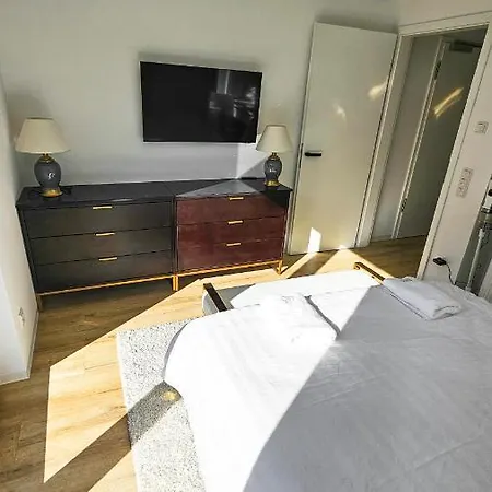 Luxus Neubau 65m² City Wohnung: R