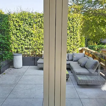 Luxus Neubau 65m² City Wohnung: R 公寓